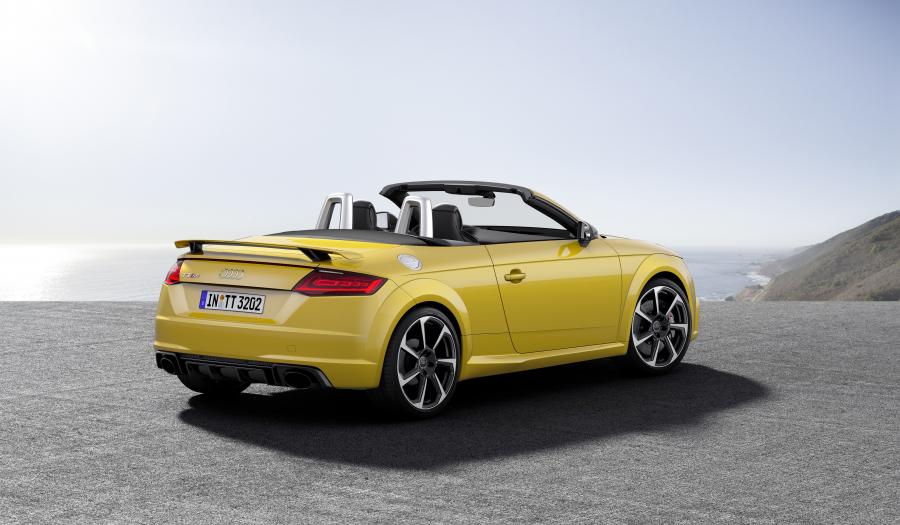  Audi TT RS Roadster (8S) 2016 года  (WW) (фото 23 из 57)